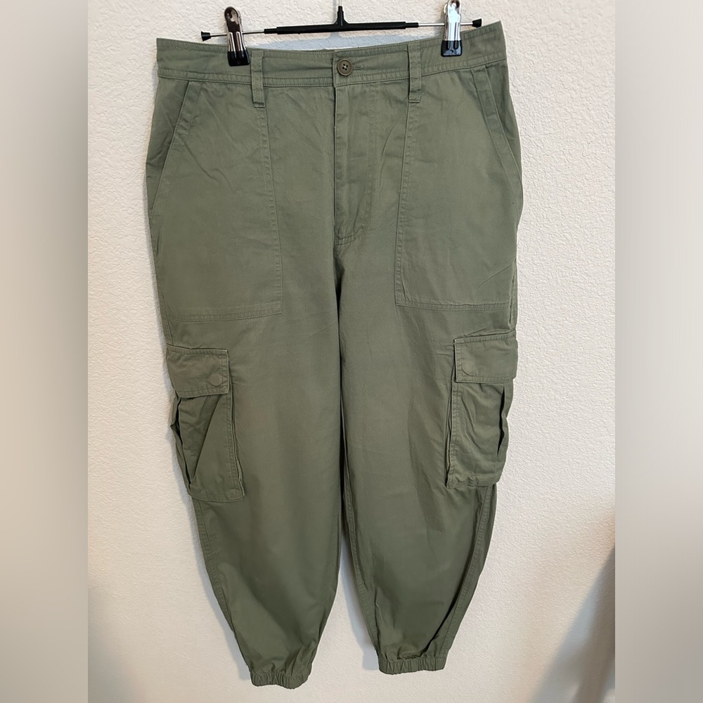 Green Cargo Joggers Size M